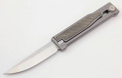  An open gravity knife. Banned in the UK. 